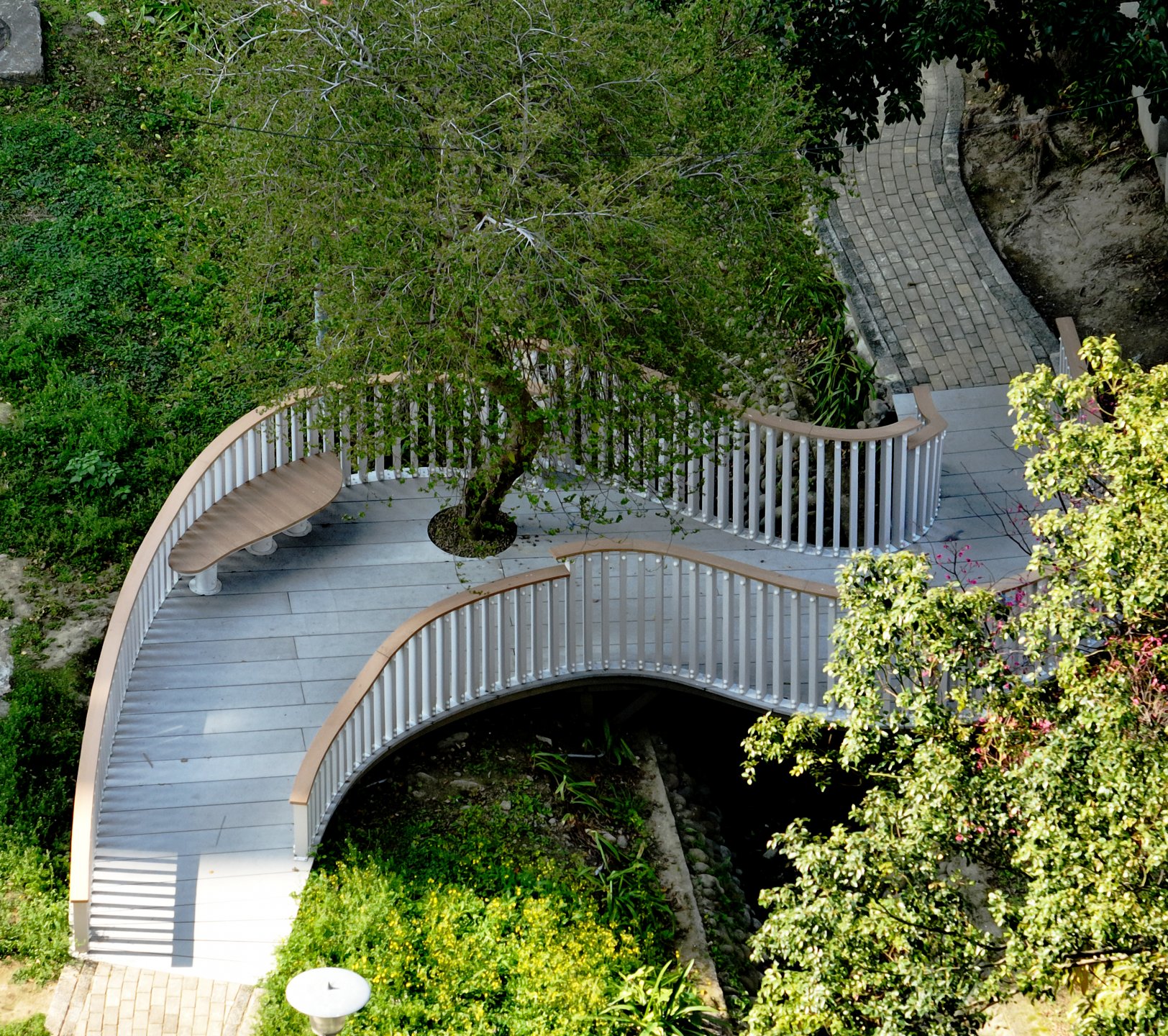 東之小徑 十六道白